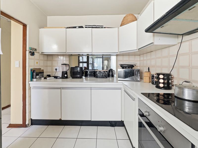 3 Bedroom Townhouse For Sale in Bulwer, Durban, KwaZulu-Natal - Photo 7