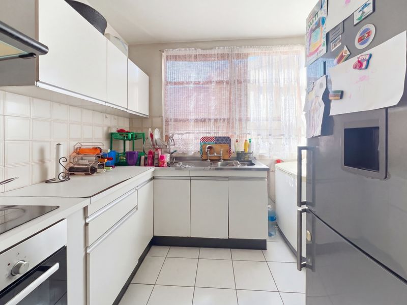 3 Bedroom Townhouse For Sale in Bulwer, Durban, KwaZulu-Natal - Photo 6