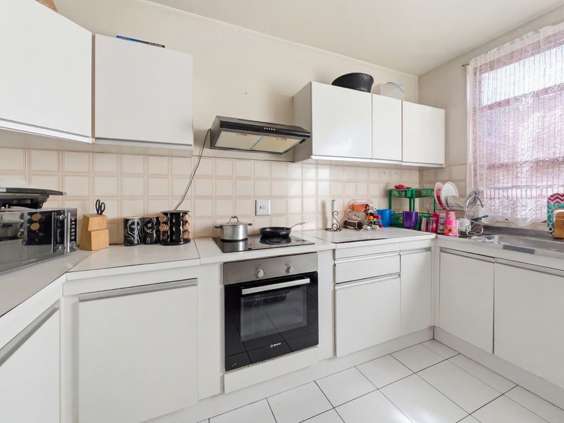 3 Bedroom Townhouse For Sale in Bulwer, Durban, KwaZulu-Natal - Photo 5