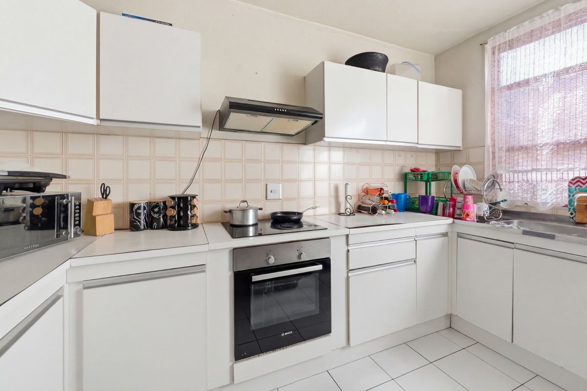 3 Bedroom Townhouse For Sale in Bulwer, Durban, KwaZulu-Natal - Photo 5