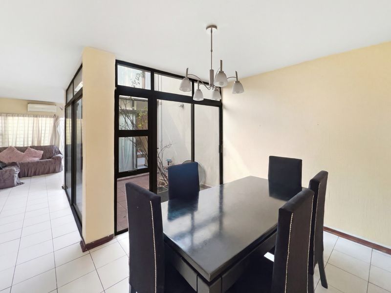 3 Bedroom Townhouse For Sale in Bulwer, Durban, KwaZulu-Natal - Photo 9