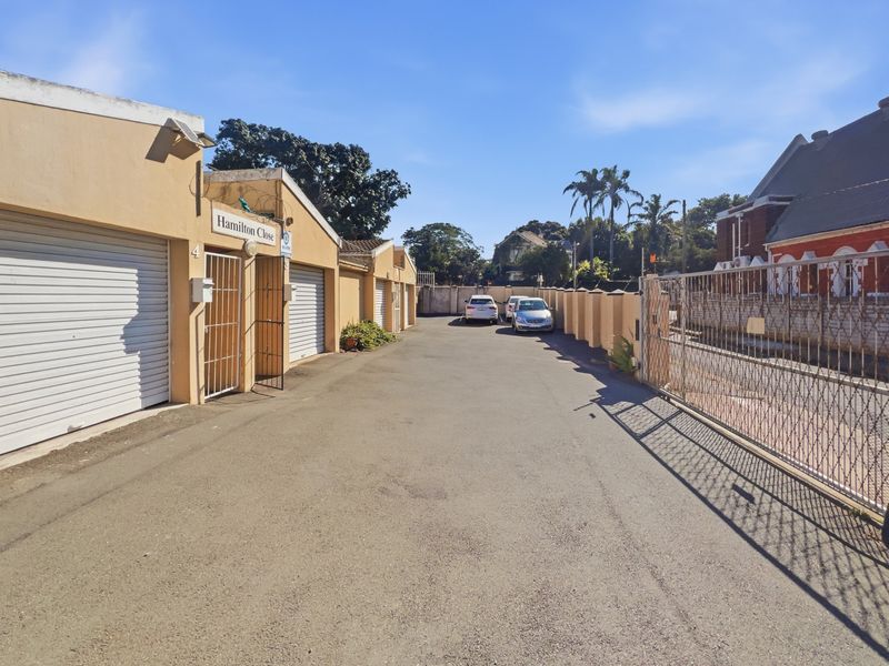 3 Bedroom Townhouse For Sale in Bulwer, Durban, KwaZulu-Natal - Photo 2
