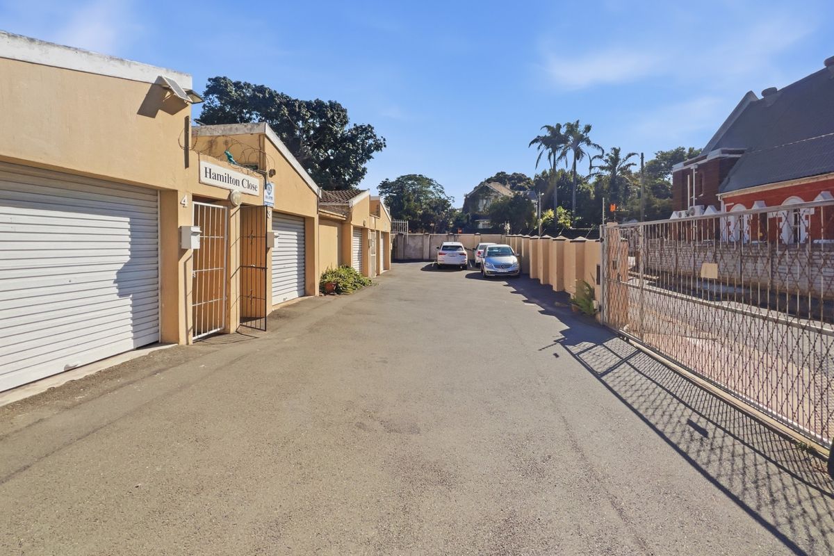 3 Bedroom Townhouse For Sale in Bulwer, Durban, KwaZulu-Natal - Photo 2