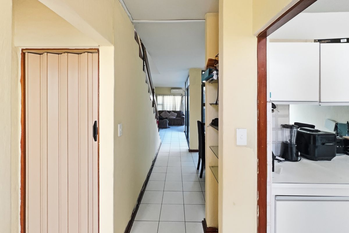 3 Bedroom Townhouse For Sale in Bulwer, Durban, KwaZulu-Natal - Photo 4