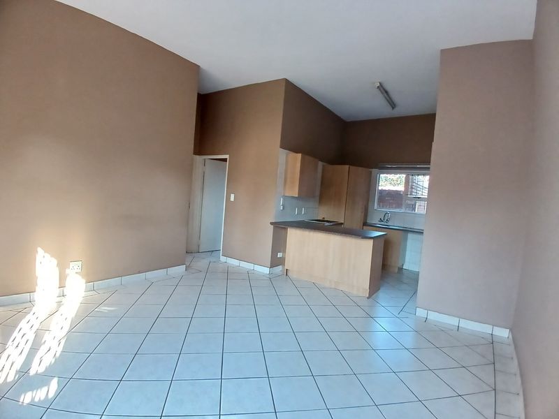 Townhouse For Sale in Birchleigh, Kempton Park - Photo 3