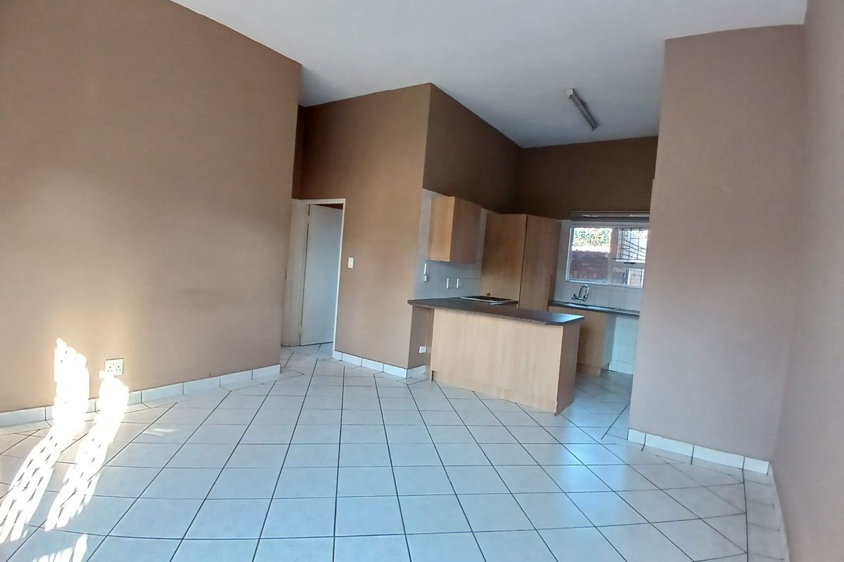 Townhouse For Sale in Birchleigh, Kempton Park - Photo 3