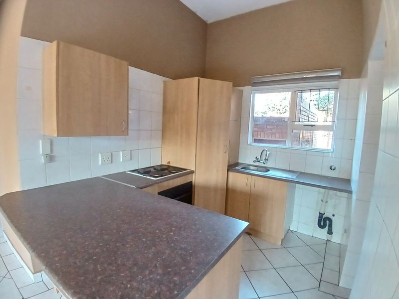 Townhouse For Sale in Birchleigh, Kempton Park - Photo 5