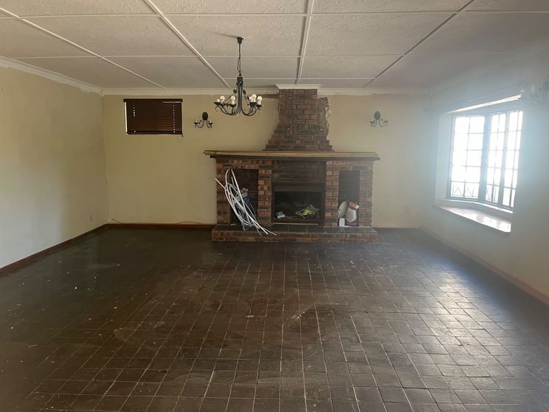House For Sale in Hillcrest Central, Hillcrest, KwaZulu Natal - Photo 3