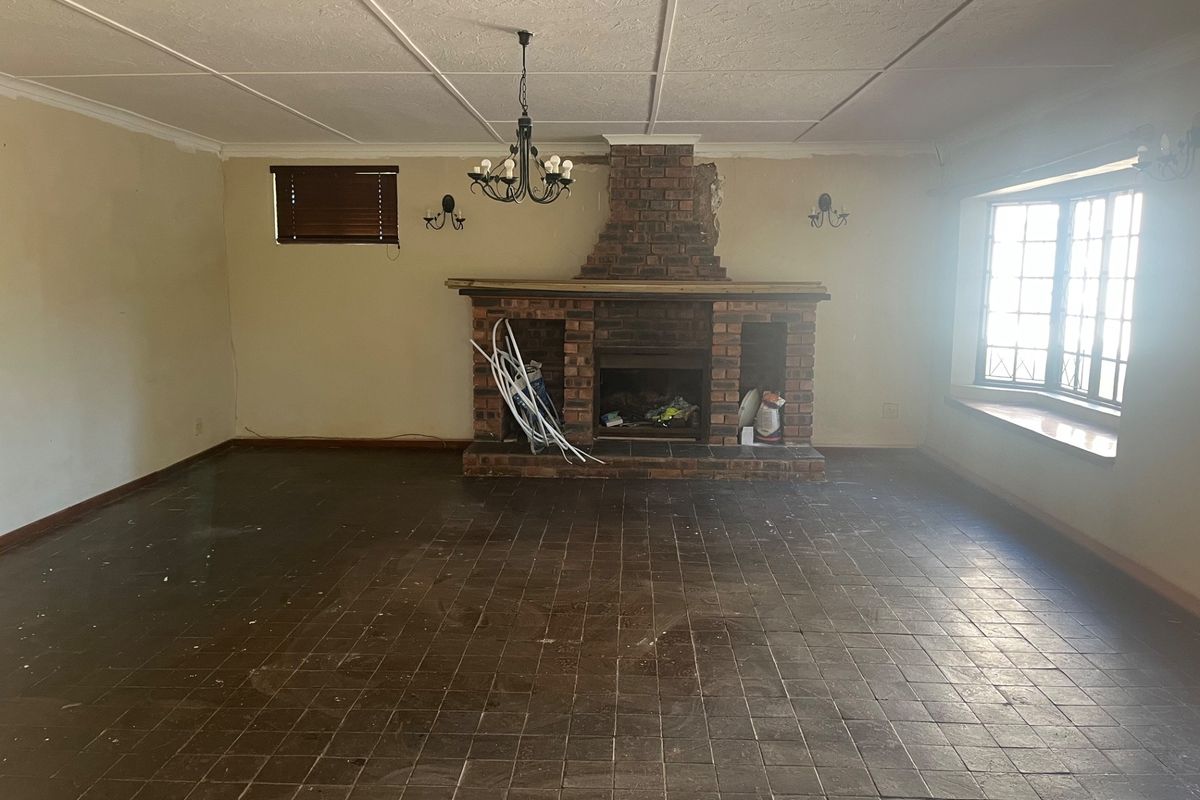 House For Sale in Hillcrest Central, Hillcrest, KwaZulu Natal - Photo 3