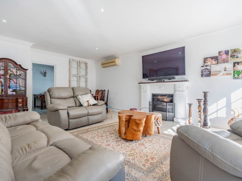 Spacious Family Living in the Heart of Hillcrest - Photo 10