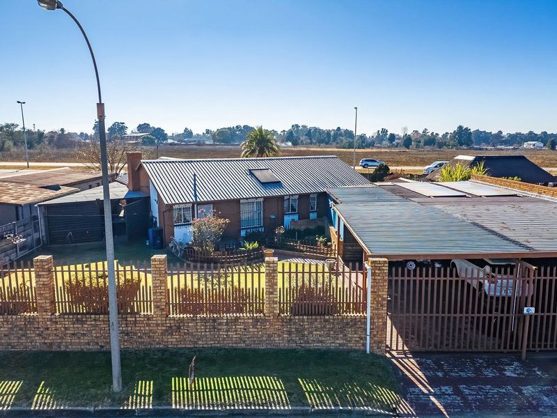 House For Sale in Bonaero Park, Kempton Park - Photo 1
