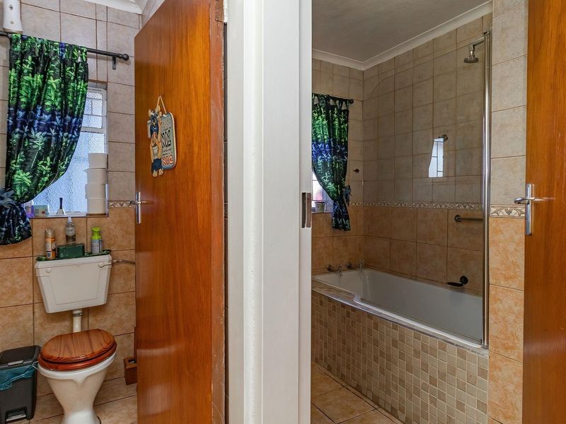 House For Sale in Bonaero Park, Kempton Park - Photo 9