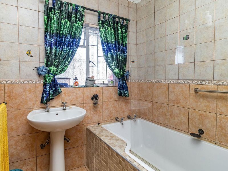 House For Sale in Bonaero Park, Kempton Park - Photo 8