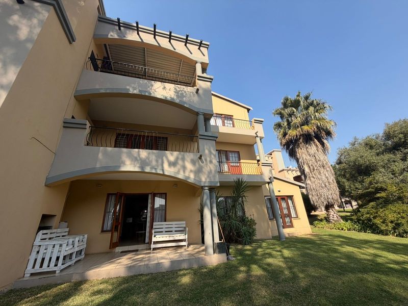 3 Bedroom, Spacious Ground floor Apartment - Photo 1