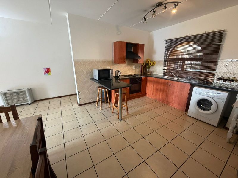 3 Bedroom, Spacious Ground floor Apartment - Photo 5