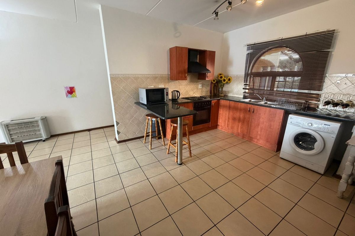 3 Bedroom, Spacious Ground floor Apartment - Photo 5