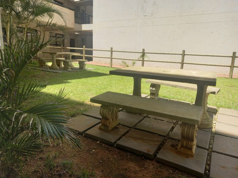 Affordable Modern Convenient Umhlanga Ridge Apartment - Photo 5