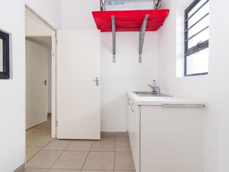 Ground Floor Retail Space to Let in Walmer | 222 sqm - Photo 8