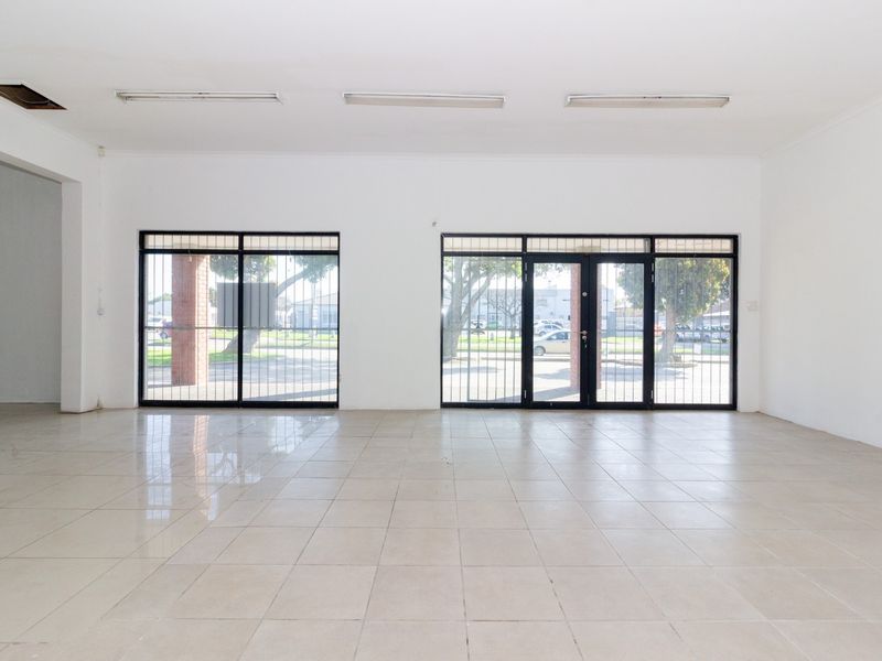 Ground Floor Retail Space to Let in Walmer | 222 sqm - Photo 5