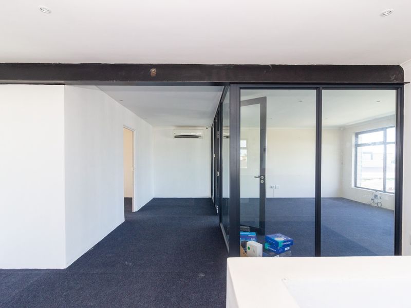 Bright Upstairs Office Space to Let in Walmer | 106 sqm - Photo 4