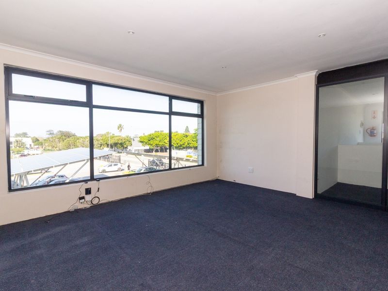 Bright Upstairs Office Space to Let in Walmer | 106 sqm - Photo 10
