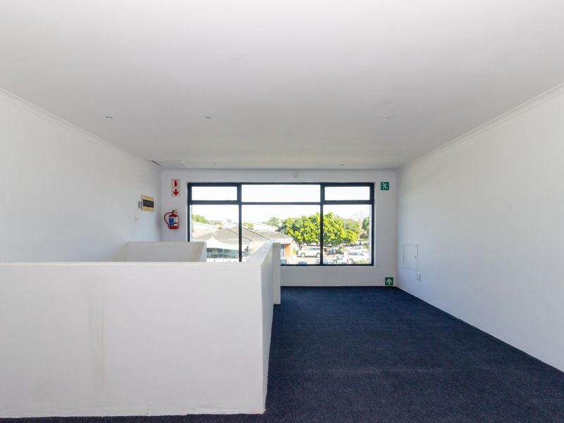 Bright Upstairs Office Space to Let in Walmer | 106 sqm - Photo 5