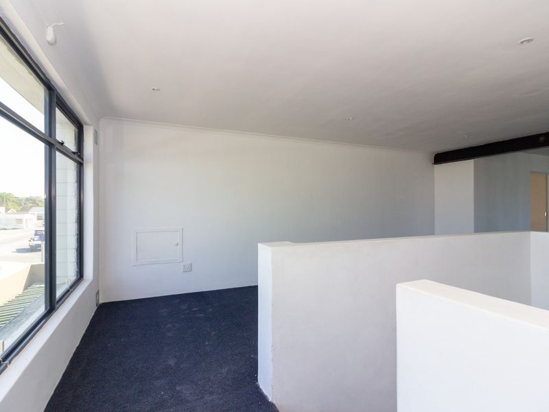 Bright Upstairs Office Space to Let in Walmer | 106 sqm - Photo 3