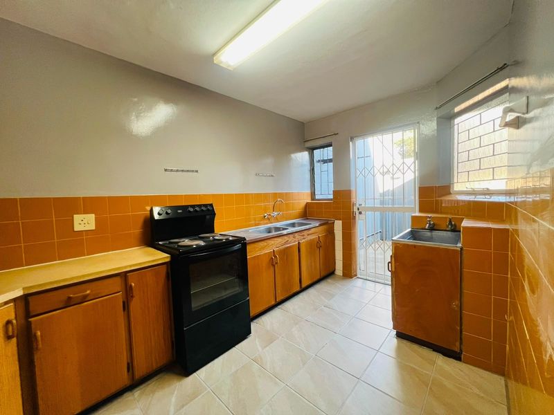 Townhouse For Sale in Sasolburg Central, Sasolburg - Photo 7