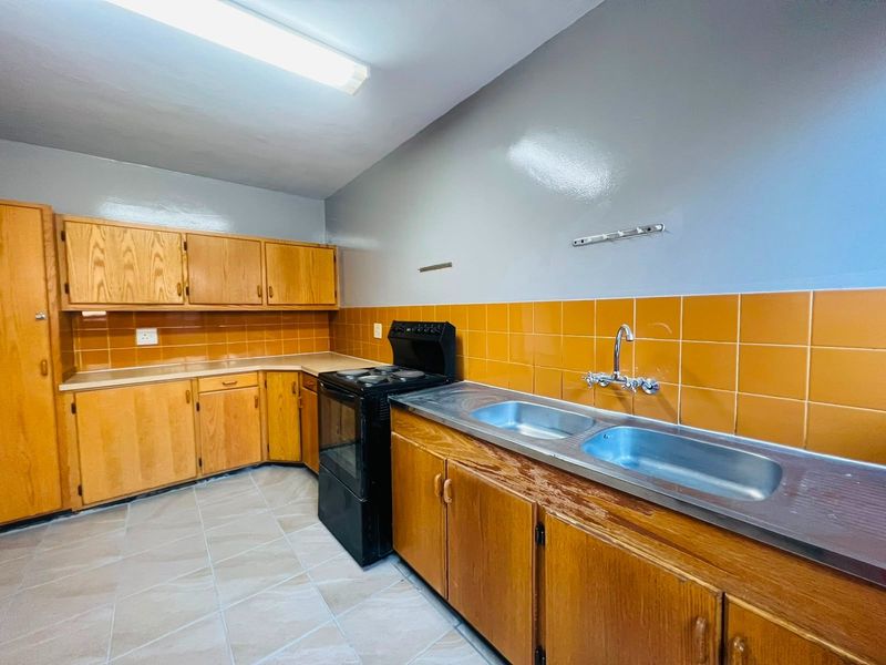 Townhouse For Sale in Sasolburg Central, Sasolburg - Photo 4