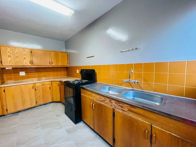 Townhouse For Sale in Sasolburg Central, Sasolburg - Photo 3
