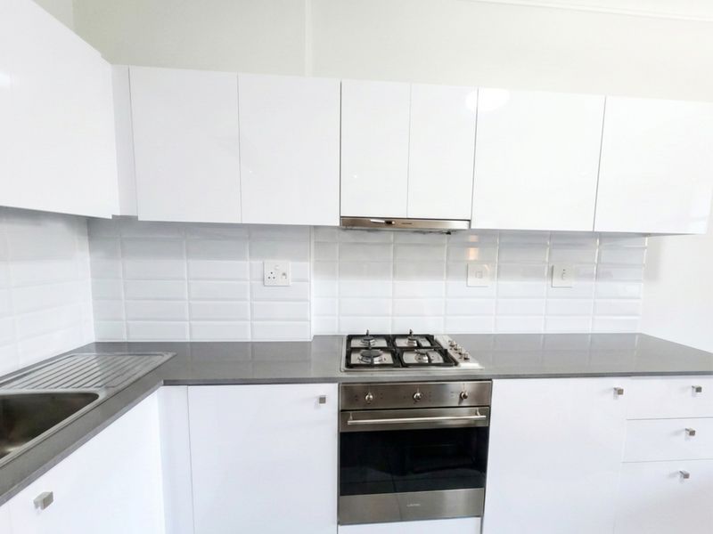 Luxury 3 Bedroom Apartment Sale in Paardevlei, Somerset West - Photo 8