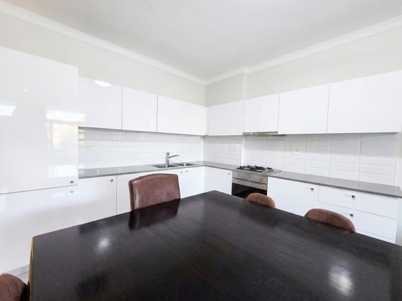 Luxury 3 Bedroom Apartment Sale in Paardevlei, Somerset West - Photo 6