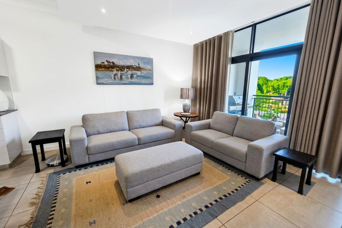 Luxury 3 Bedroom Apartment Sale in Paardevlei, Somerset West - Photo 4