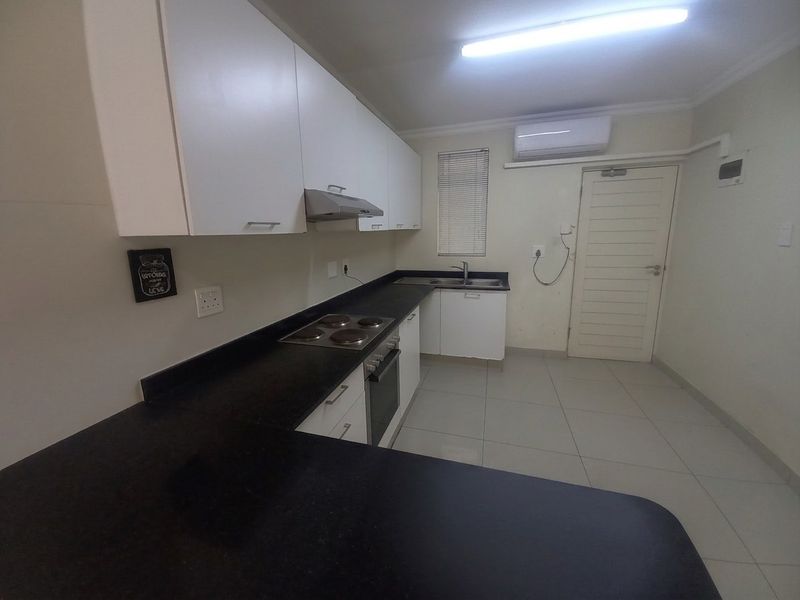Modern Affordable and Convenient Umhlanga Ridge Apartment - Photo 8