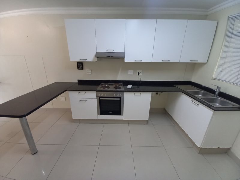 Modern Affordable and Convenient Umhlanga Ridge Apartment - Photo 7