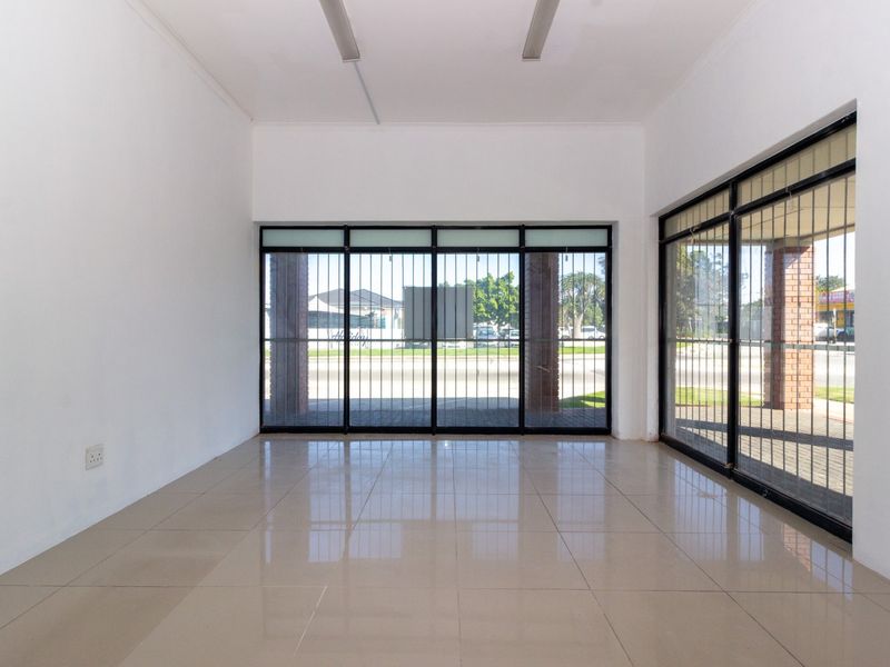 Prime Corner Retail Unit to Let in Walmer | 125 sqm - Photo 5