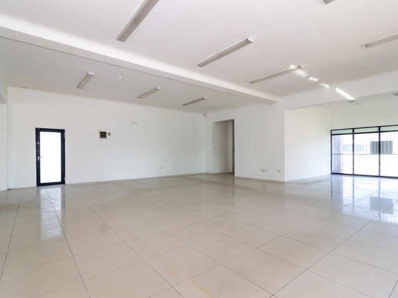 Prime Corner Retail Unit to Let in Walmer | 125 sqm - Photo 2