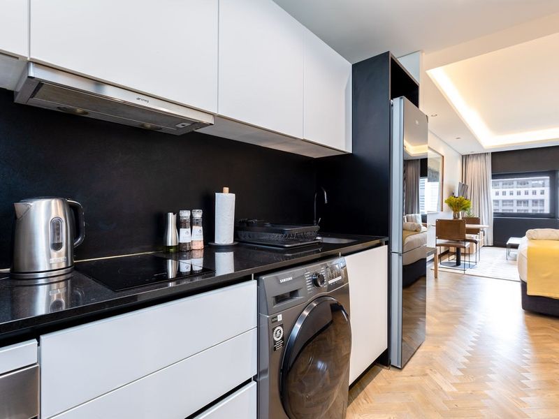 Sophisticated Studio Living at The Onyx | Cape Town Foreshore - Photo 1