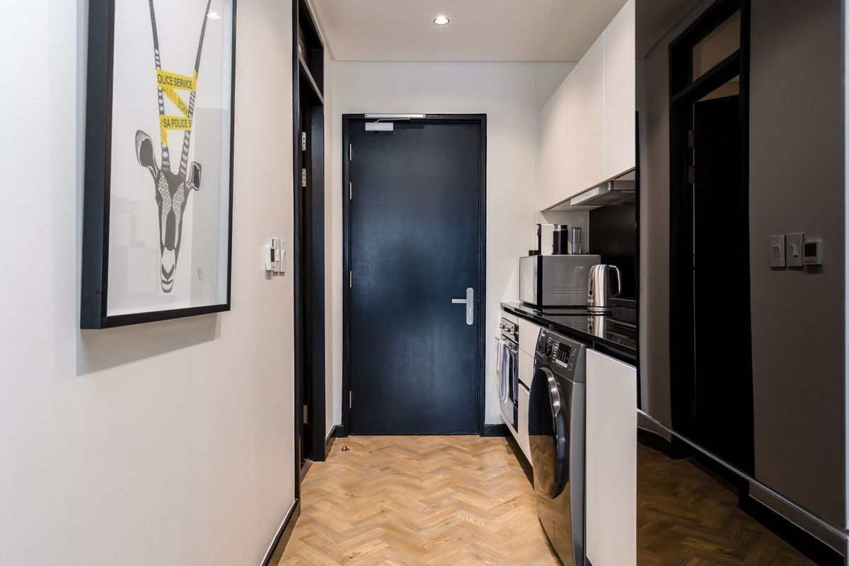Sophisticated Studio Living at The Onyx | Cape Town Foreshore - Photo 3