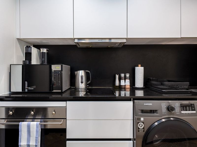 Sophisticated Studio Living at The Onyx | Cape Town Foreshore - Photo 2