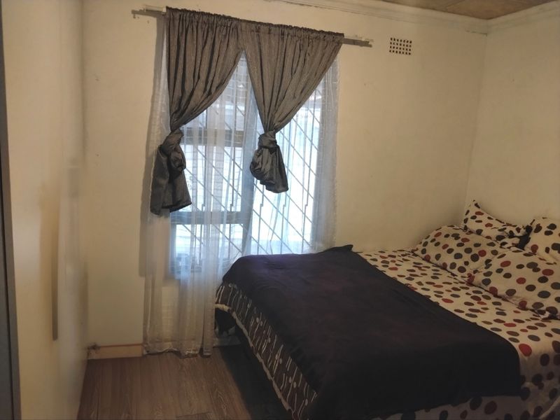 House For Sale in Heather Park - Photo 10