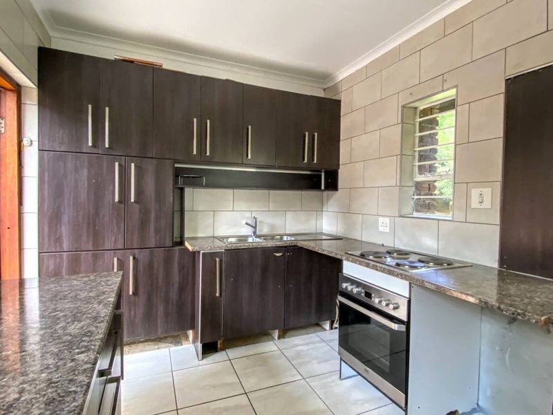 House For Sale in Van Riebeeck Park, Kempton Park - Photo 9