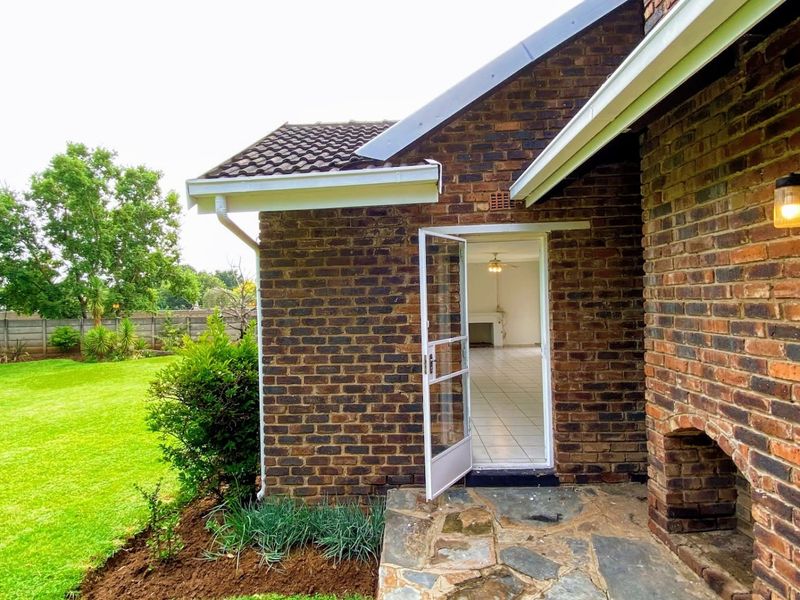 House For Sale in Van Riebeeck Park, Kempton Park - Photo 4
