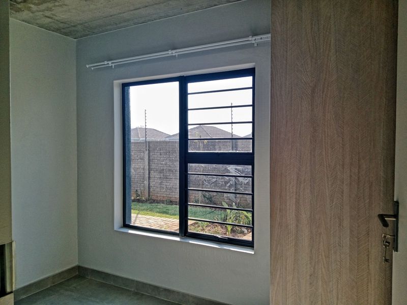 2 Bedroom Ground Floor Apartment To Rent in Kirkney, Pretoria West at 66@Kirkney Complex - Photo 9