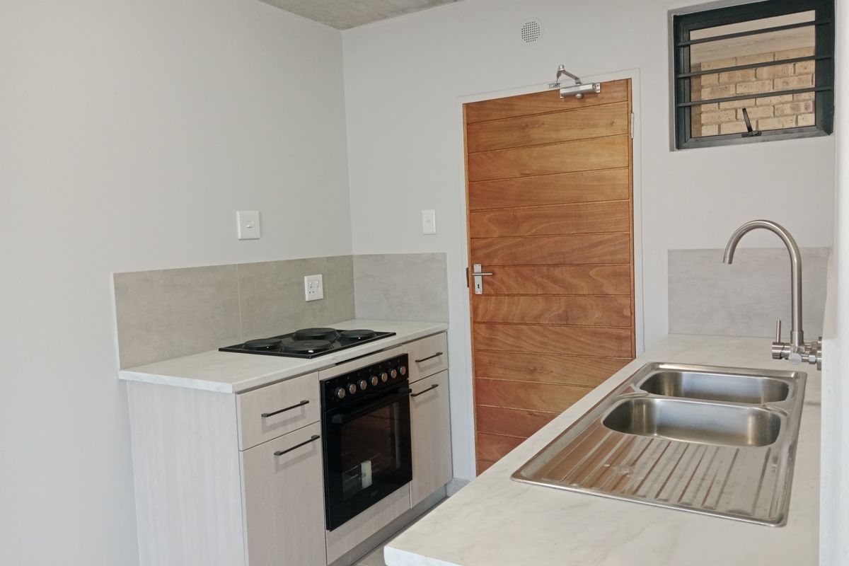 2 Bedroom Ground Floor Apartment To Rent in Kirkney, Pretoria West at 66@Kirkney Complex - Photo 4