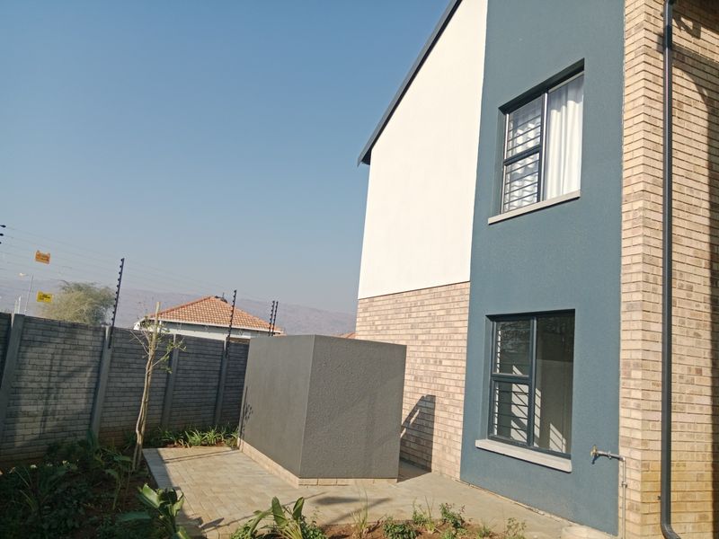 2 Bedroom Ground Floor Apartment To Rent in Kirkney, Pretoria West at 66@Kirkney Complex - Photo 3