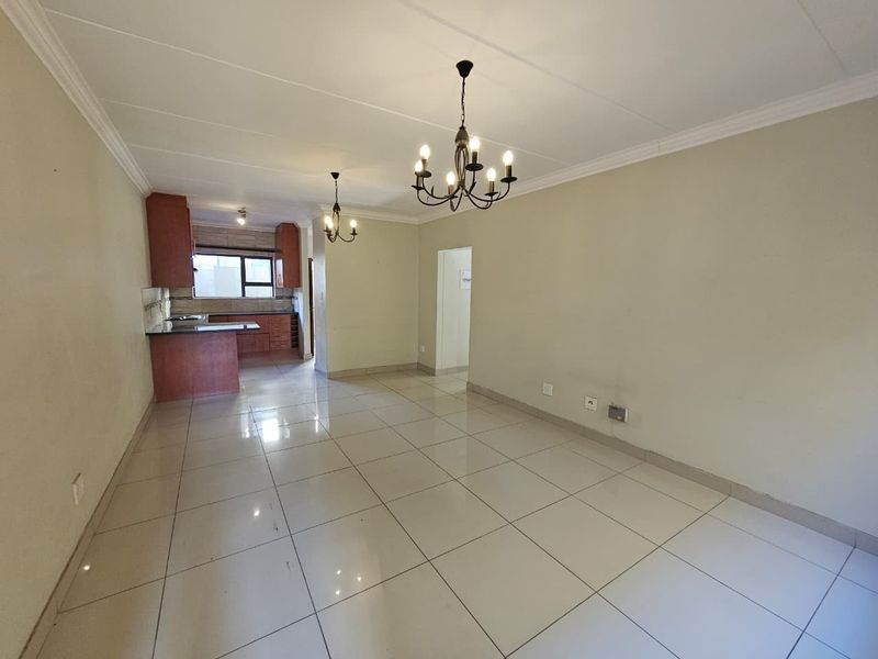 Spacious 3 Bedroom Ground Floor Townhouse To Rent in Terenure - Photo 5