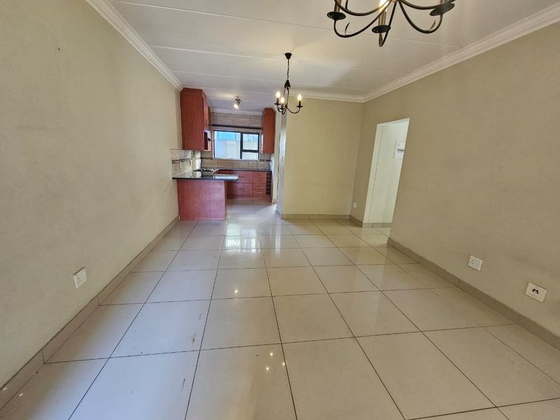 Spacious 3 Bedroom Ground Floor Townhouse To Rent in Terenure - Photo 4