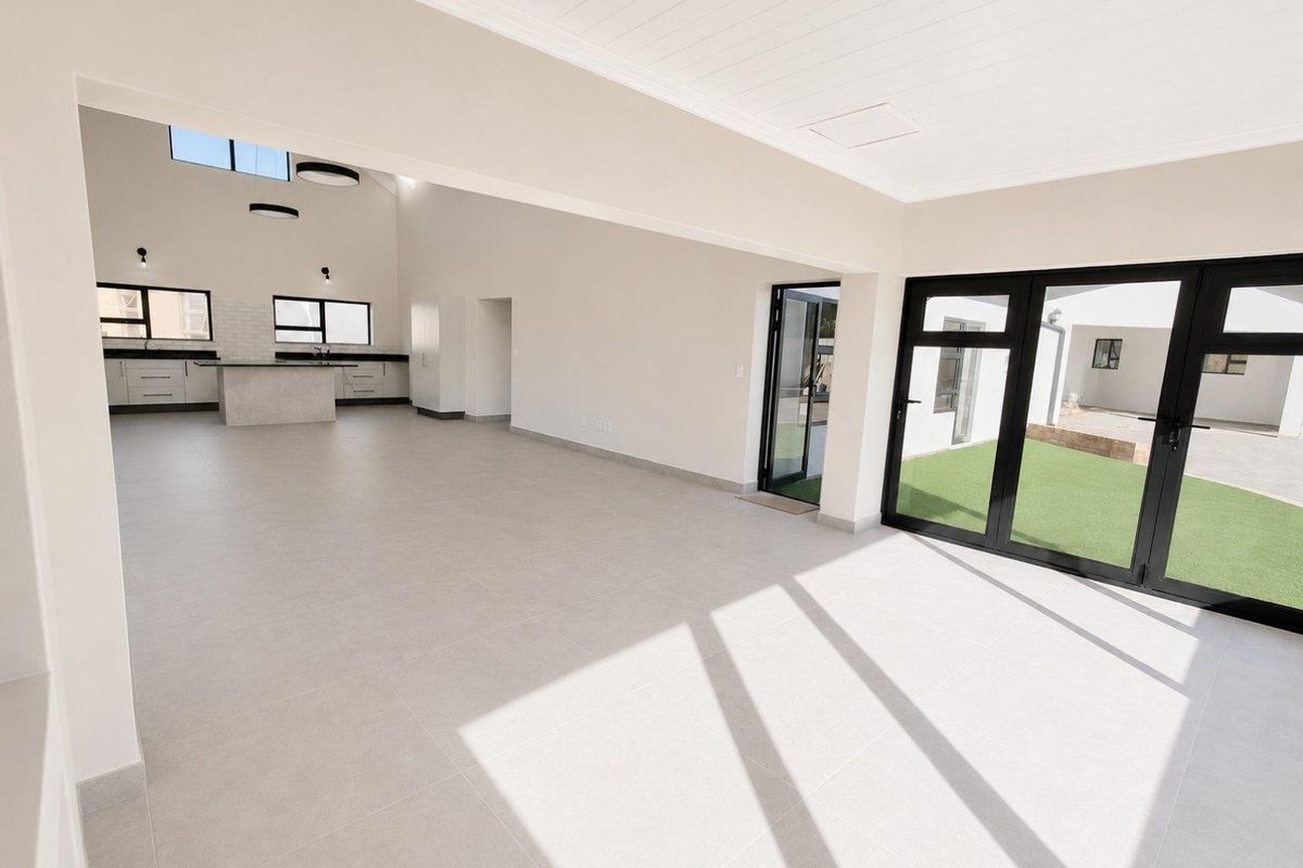 House For Sale in Stilbaai Wes, Stilbaai - Photo 4