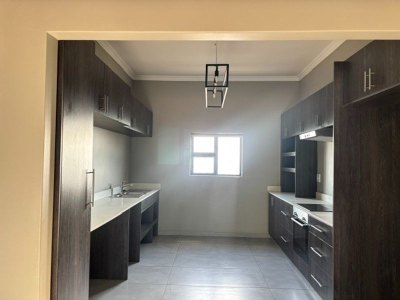 Apartment To Rent in Durban North, KwaZulu Natal - Photo 4